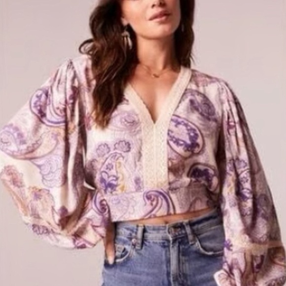 band of the free Tops - Adorable! Band of the Free Mirabelle Cream Purple Paisley Lace Crop Top New!!